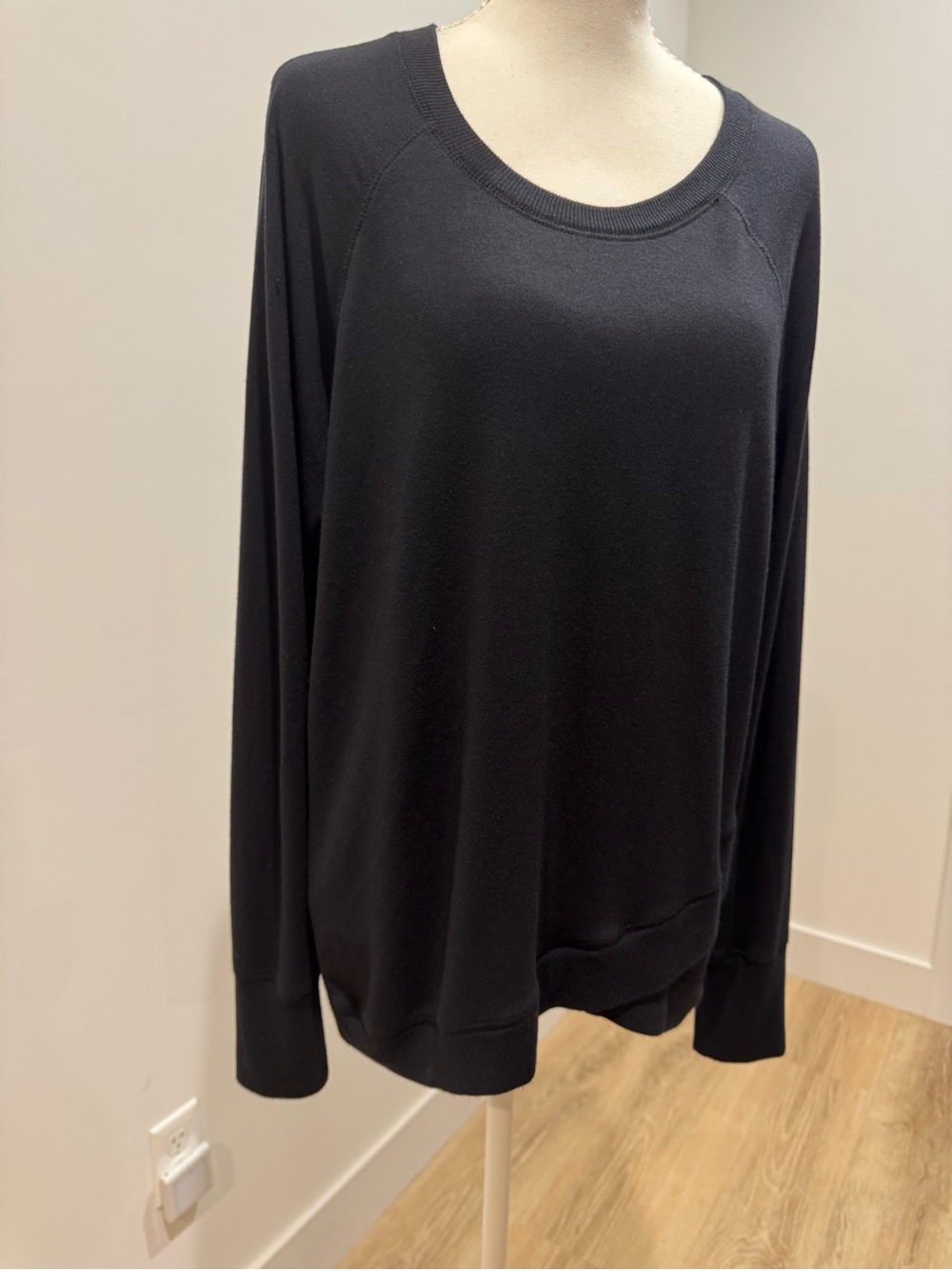 Athleta Sonoma black Knit pullover sweatshirt L RN#54023